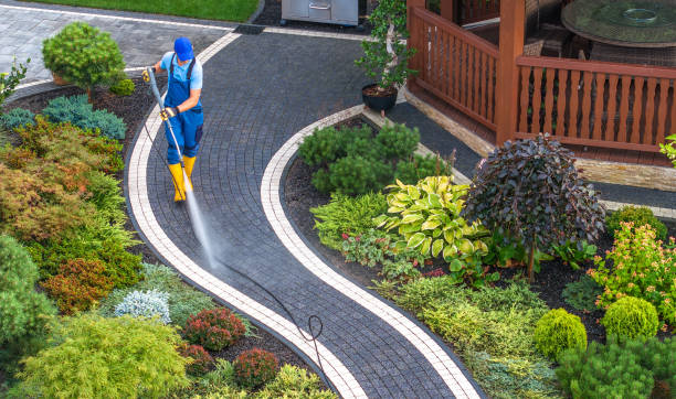Best Garage Pressure Washing  in Akwesasne, NY